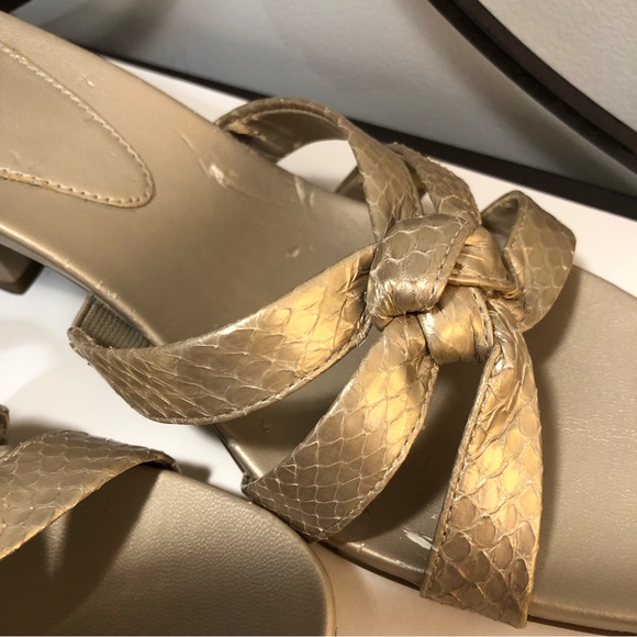 Liz Claiborne Gold Mules Size 9 - Picture 3 of 12